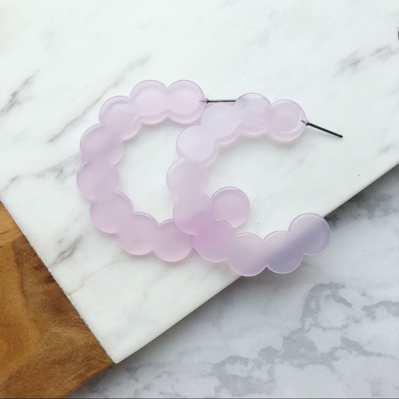 Jewelry - Sweet Resin Floral Wave Earrings in Purple